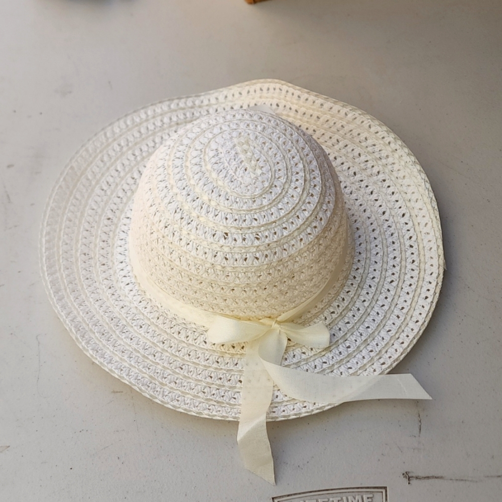 Off- White Sun hat - Easter bonnet